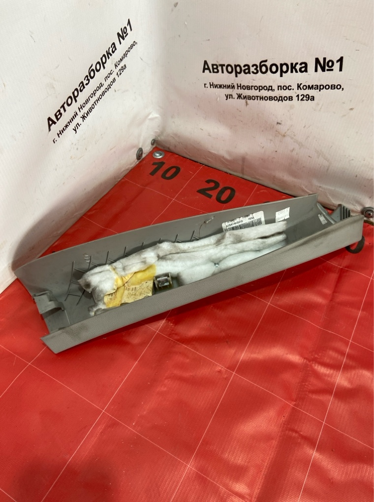 Обшивка двери багажника задняя правая M-class 2008 164 642.940