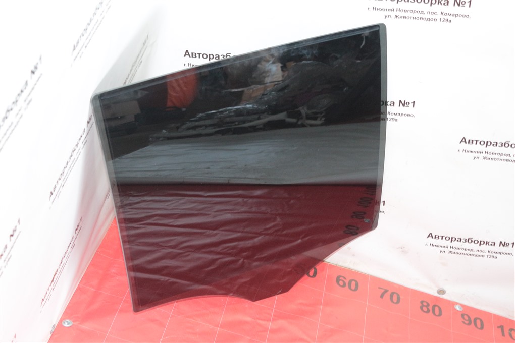 Боковое стекло заднее правое M-class 2008 164 642.940