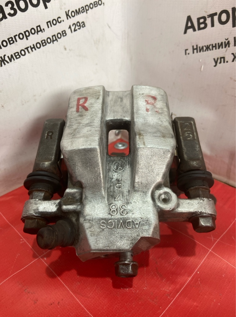 Запчасть суппорт тормозной задний правый Toyota RAV4 2008 30 1AZFE 4783042060 контрактная Суппорт тормозной задний правый Toyota RAV4 2008 30 1AZFE 4783042060 контрактная