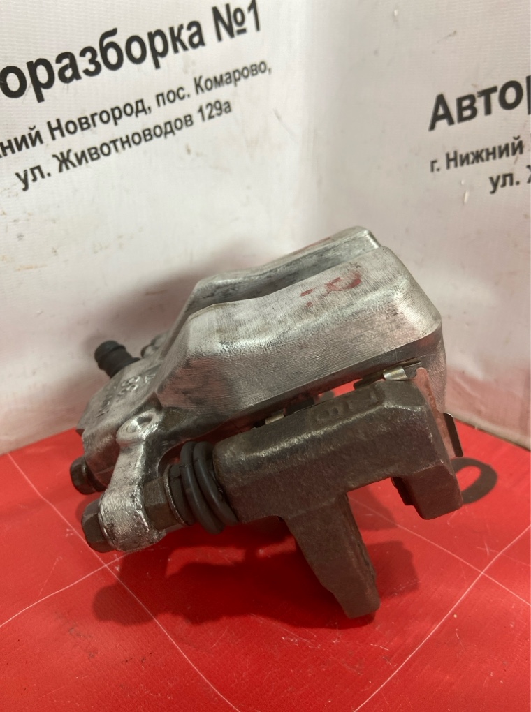 Суппорт тормозной задний правый RAV4 2008 30 1AZFE Суппорт тормозной задний правый RAV4 2008 30 1AZFE