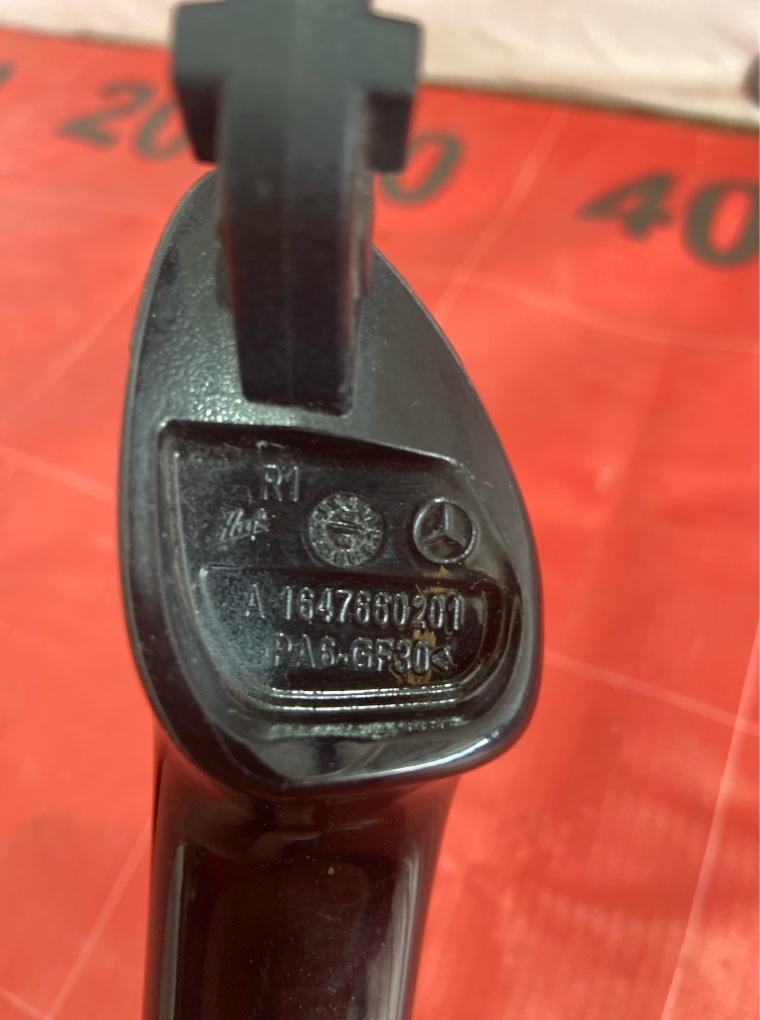 Ручка двери внешняя передняя правая M-class 2008 164 642.940
