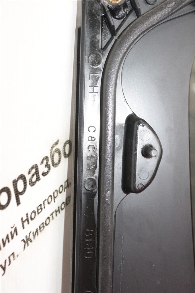 Форточка двери задняя левая Range Rover L405