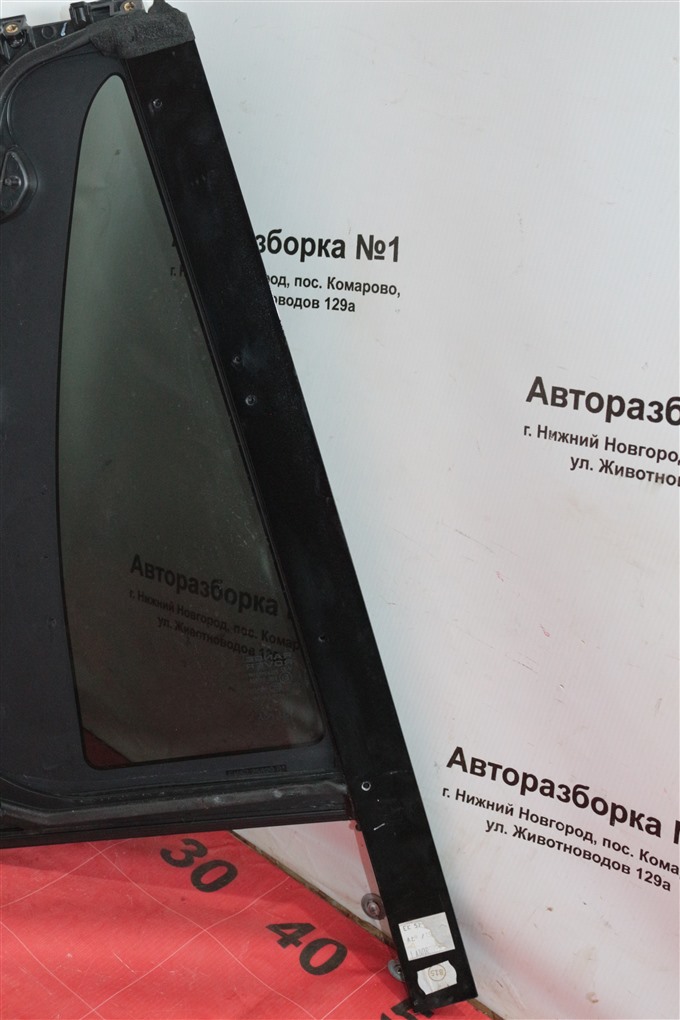 Форточка двери задняя левая Range Rover L405