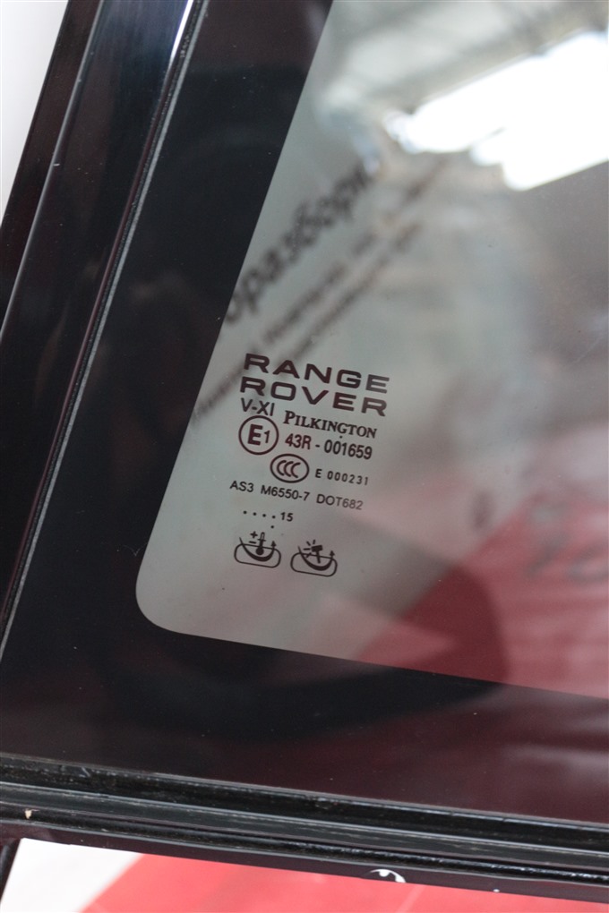 Форточка двери задняя левая Range Rover L405