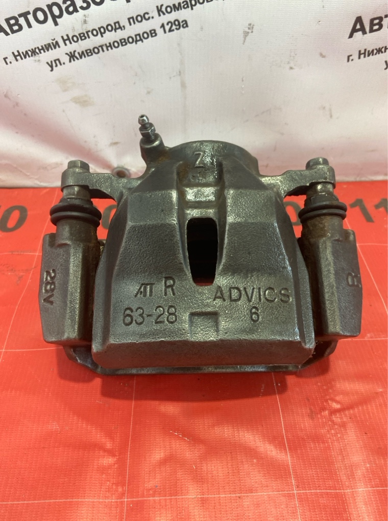 Суппорт передний правый Toyota RAV4 2008 30 1AZFE 4773042090 контрактная