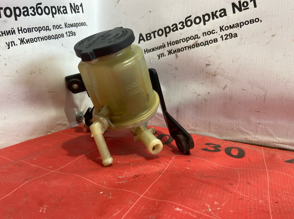 Бачок гидроусилителя руля передний RX300