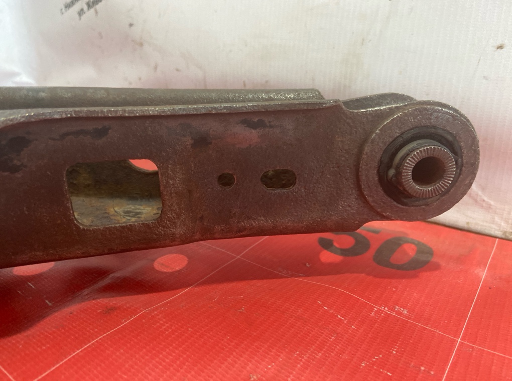 Рычаг подвески задний левый RAV4 2008 30 1AZFE