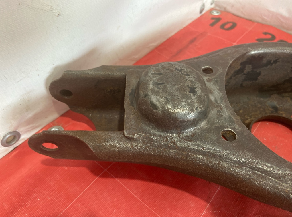 Рычаг подвески задний левый RAV4 2008 30 1AZFE