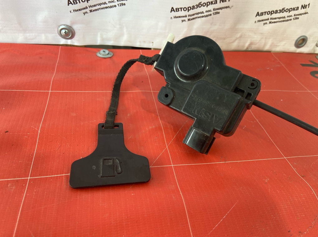 Механизм открывания топливного бака RX300