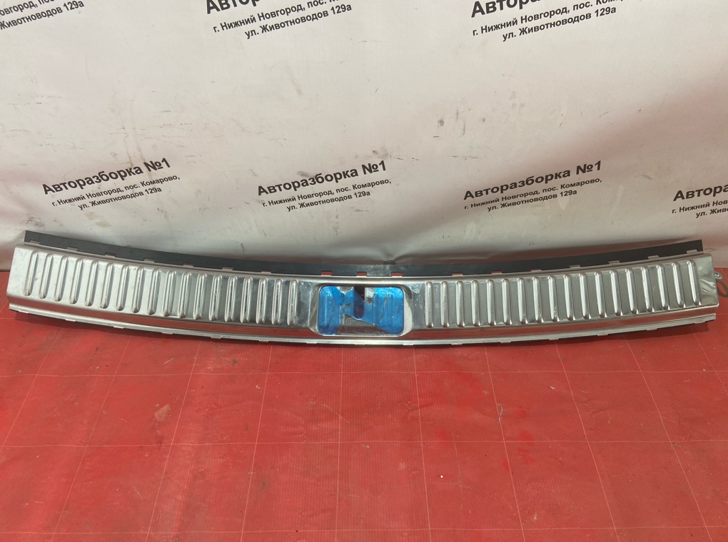 Накладка замка багажника задняя Volkswagen Touareg 2011-2012 7P5 7P0863459E контрактная