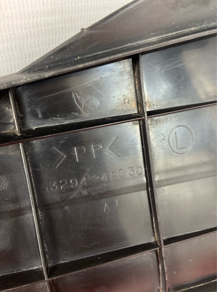 Дефлектор радиатора левый RX300