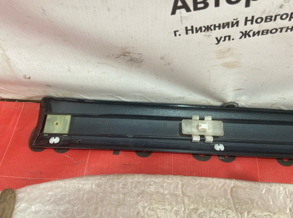 Молдинг двери передний правый W220