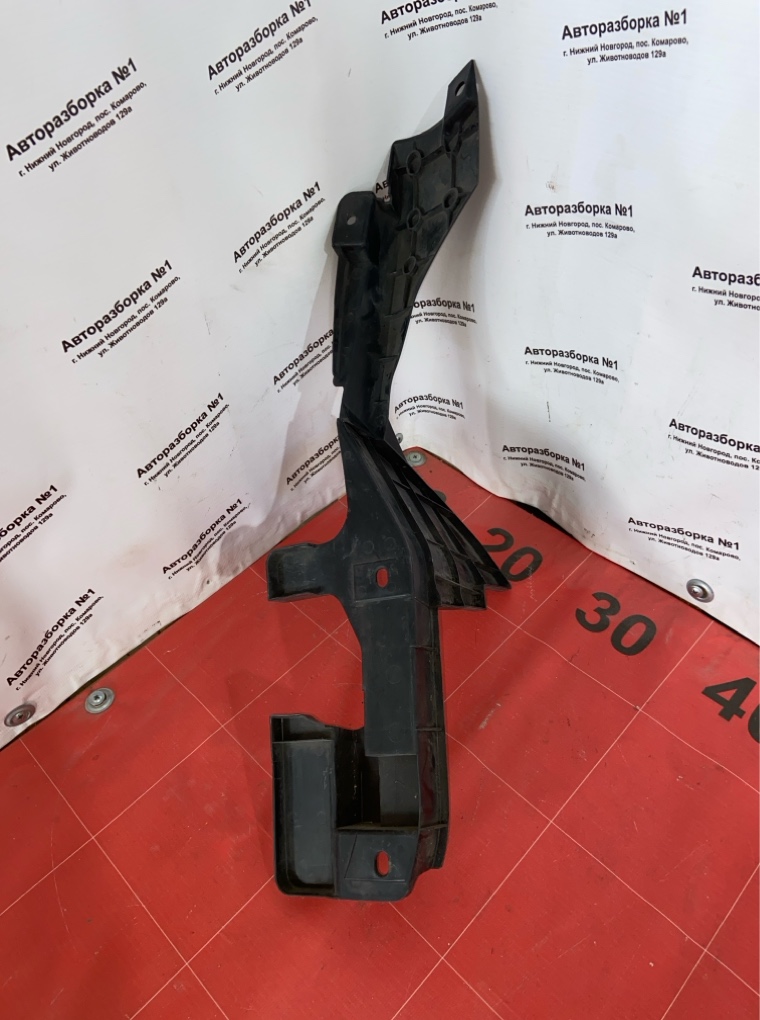 Дефлектор радиатора передний правый Lexus RX300 5329348030 контрактная