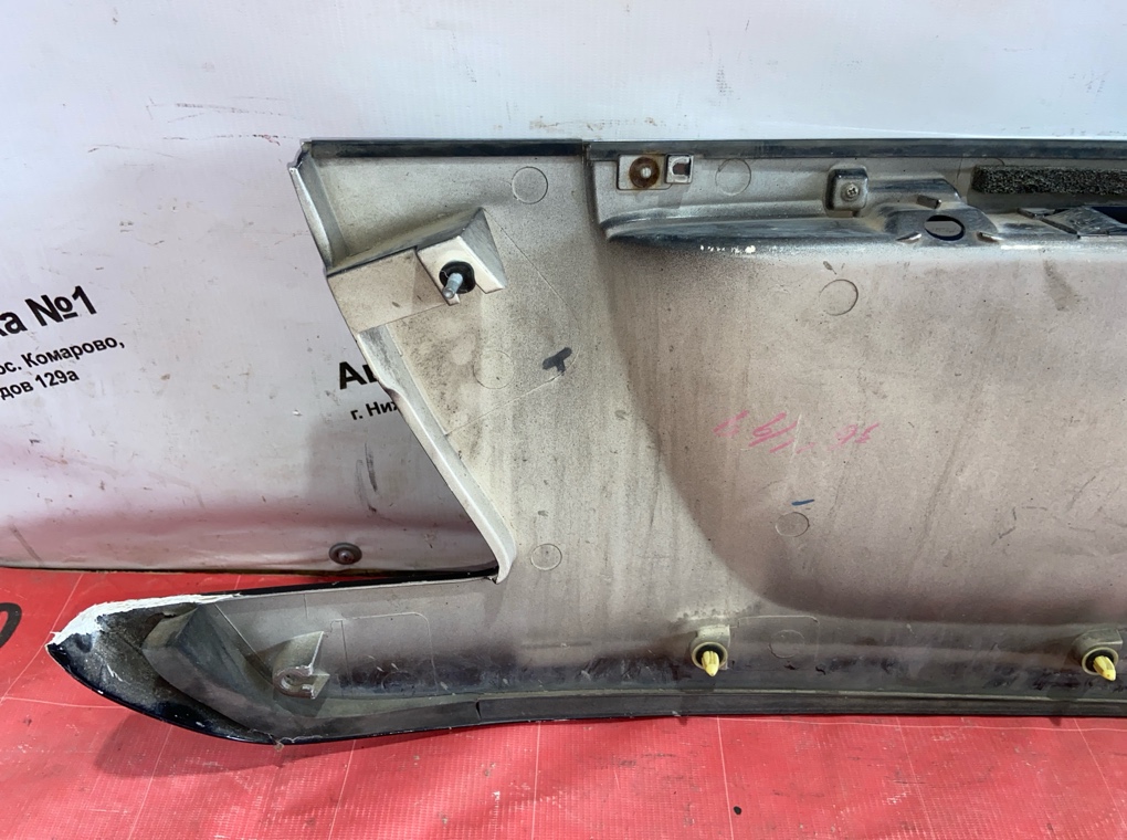 Накладка крышки багажника задняя LS460
