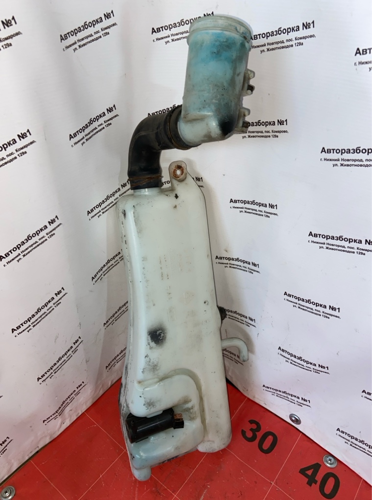 Бачок омывателя передний Mitsubishi Pajero 2 MB683930 контрактная