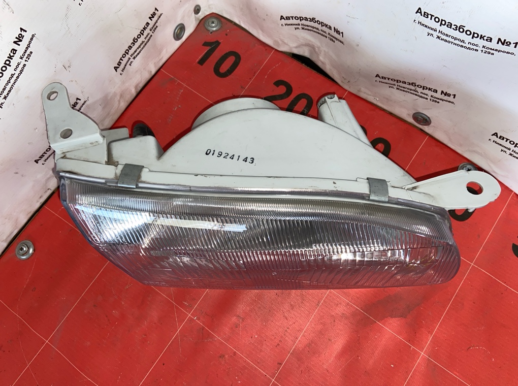 Фара передняя правая Corolla AE110