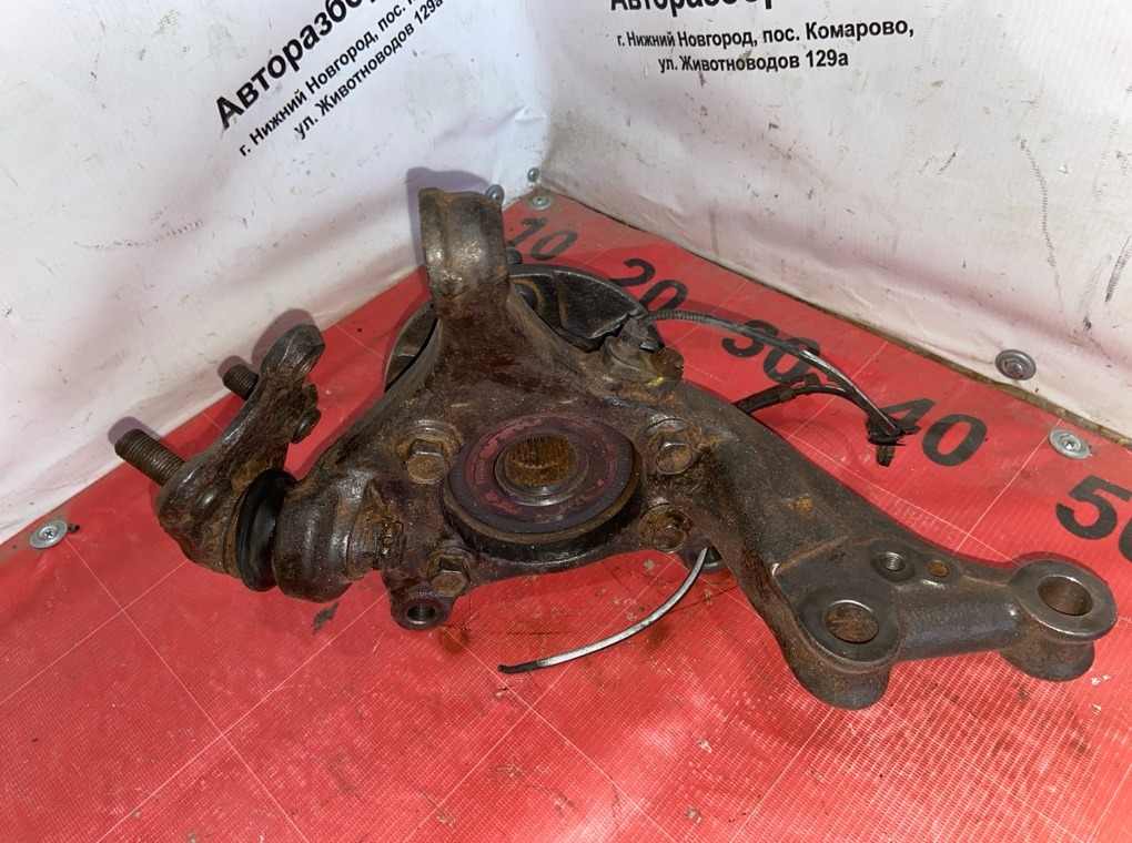 Поворотный кулак передний левый RAV4 2008 30 1AZFE