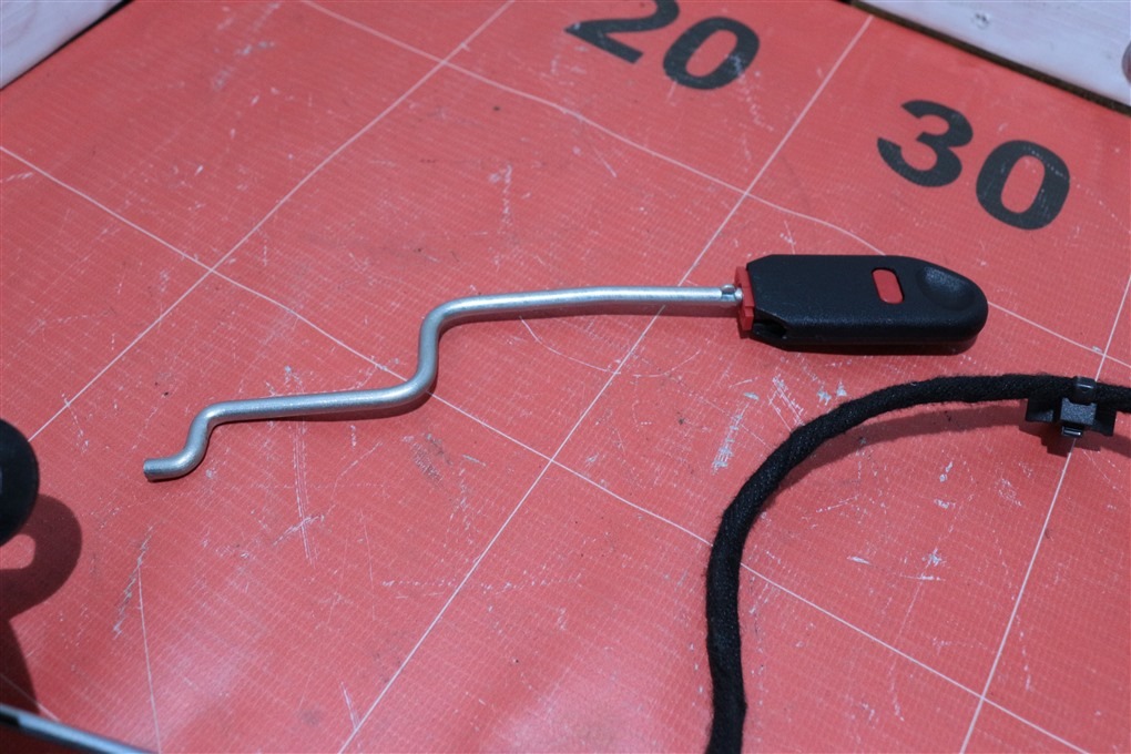 Замок двери задний правый Нива Тревел 2024 УНИВЕРСАЛ