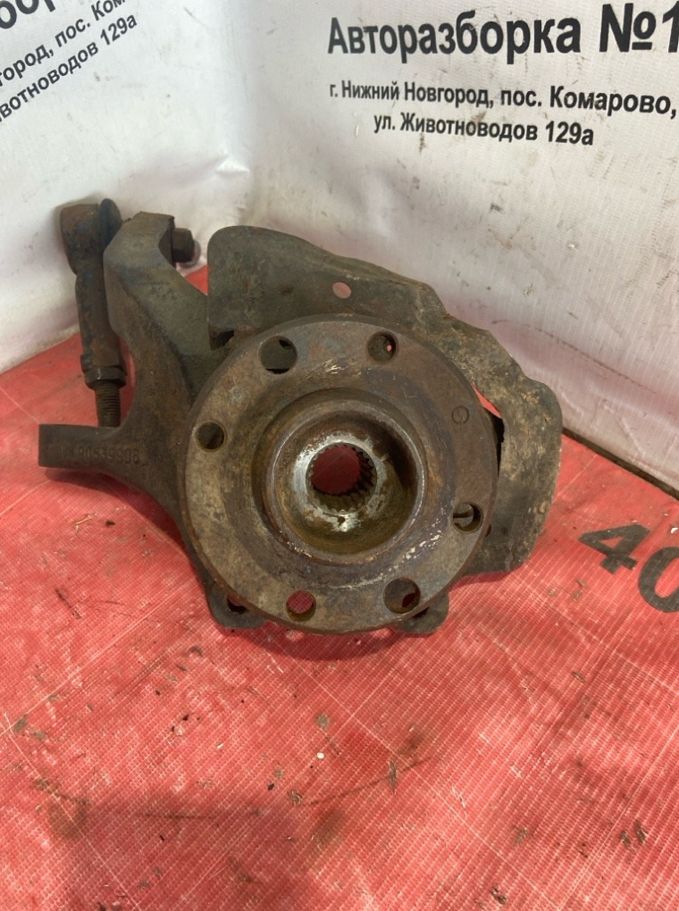 Кулак поворотный передний левый Opel Corsa-B 1993 B 90539906 Б/У