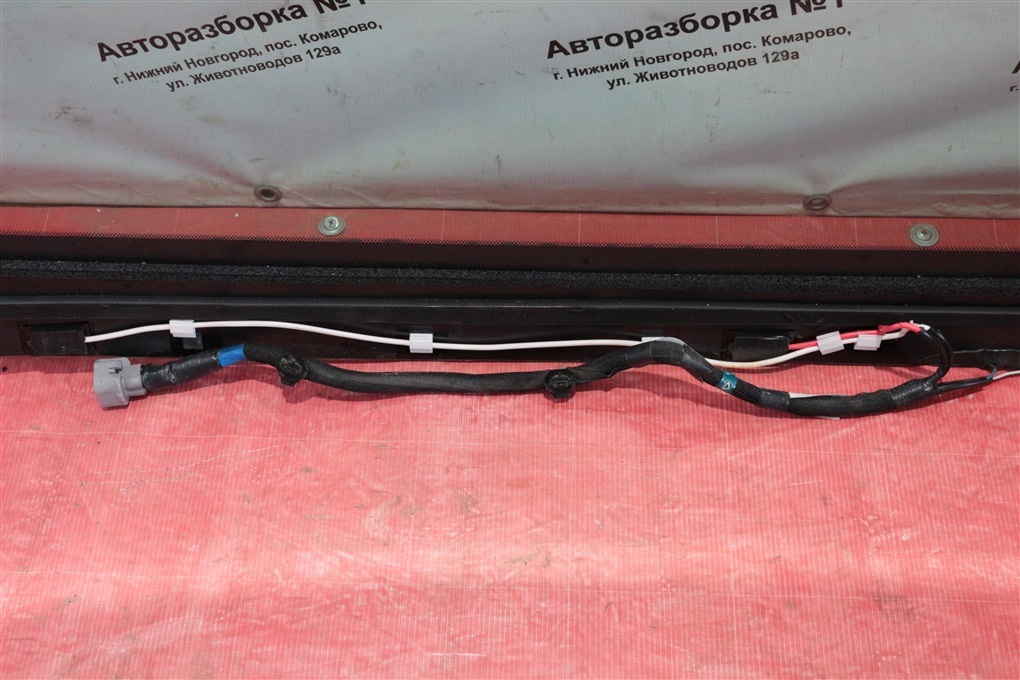 Стекло лобовое lx600 300