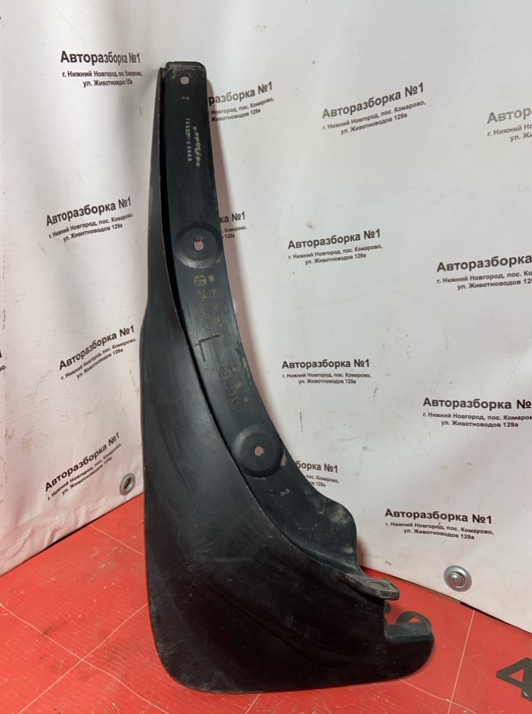 Брызговик передний левый Toyota RAV4 30 7662242090 Б/У