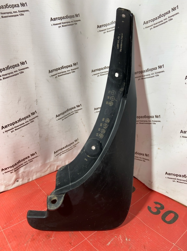 Брызговик передний правый Toyota RAV4 30 7662142090 Б/У