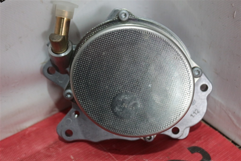 Вакуумный насос VAG 03L145100H новая
