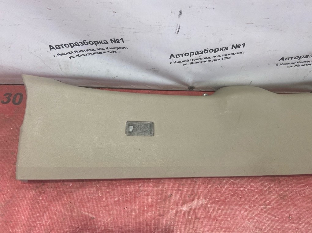 Обшивка крышки багажника RX300