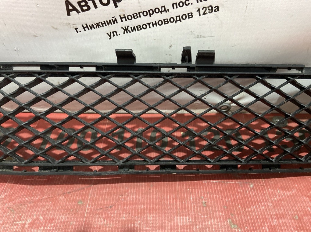 Решетка в бампер передняя W212