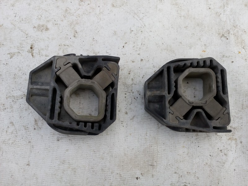 Подушка радиатора Volkswagen Passat 2006 B6 BVY 2.0 1Z0121367A Б/У