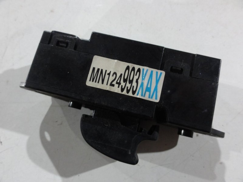 Кнопка стеклоподъемника передняя правая Lancer 2004 CS9 4G18