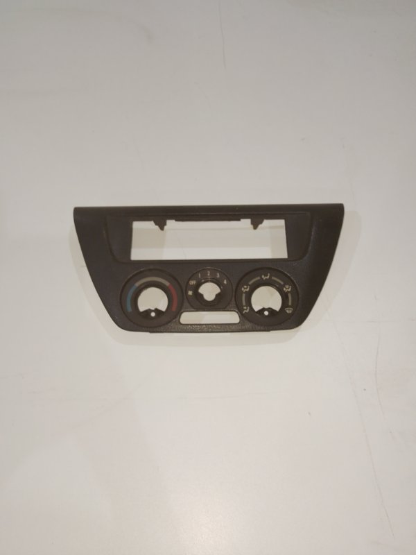 Консоль центральная Mitsubishi Lancer 2004 CS9 4G18 MR532639 Б/У