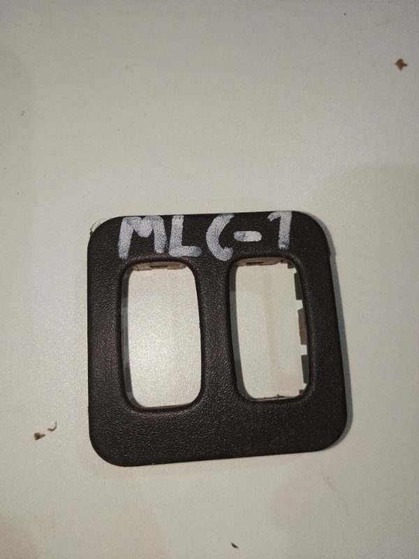 Запчасть накладка торпедо Mitsubishi Lancer 2004 CS9 4G18 MR402645 Б/У Накладка торпедо Mitsubishi Lancer 2004 CS9 4G18 MR402645 Б/У