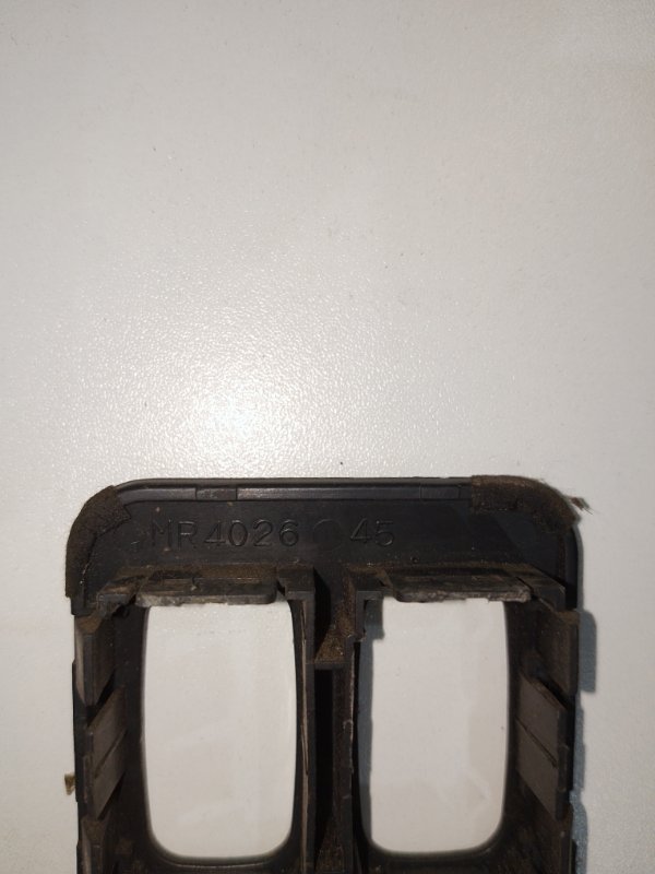 Накладка торпедо Mitsubishi Lancer CS9 4G18 Накладка торпедо Mitsubishi Lancer CS9 4G18