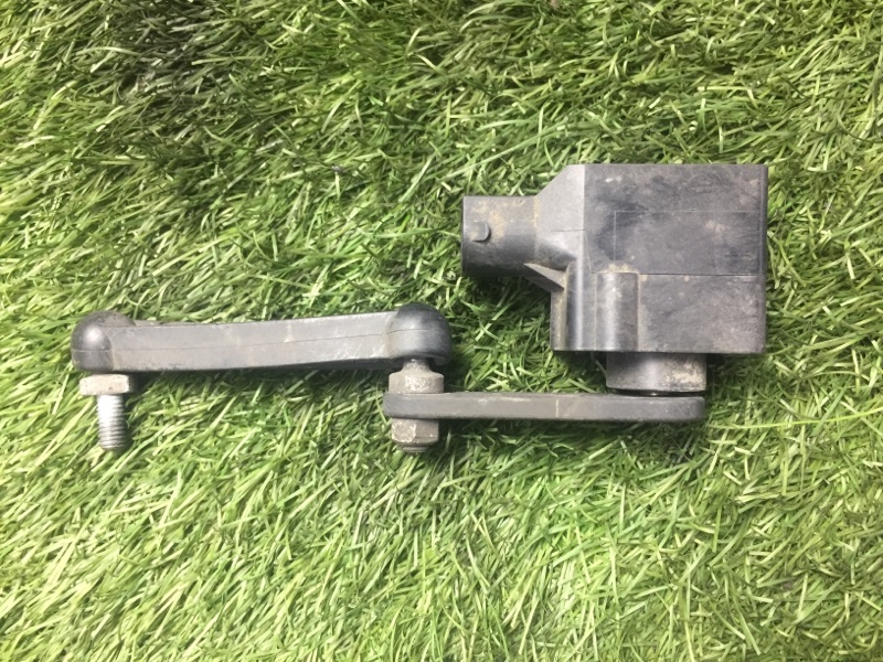 Датчик дорожного просвета передний 3 2009 E90/E91 N46B20