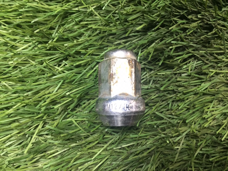 Гайка колесная Mazda 3 2007 BK Z6 652169 B00237160B Б/У