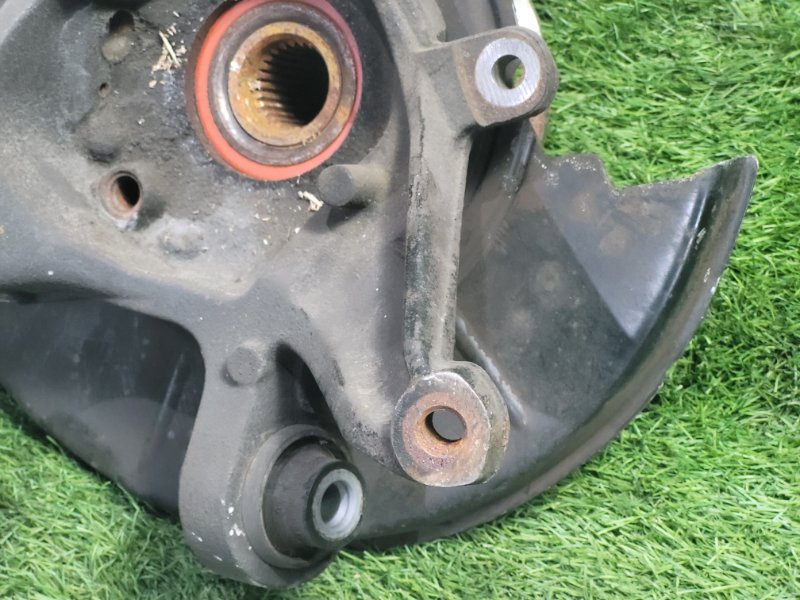 Кулак поворотный задний правый Z4 2006 E85 N52B30A