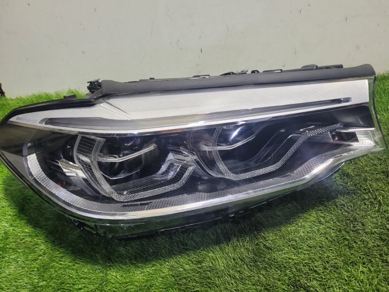 Фара ксеноновая правая BMW 5 2018 G30 B47D20A 63117214952 контрактная