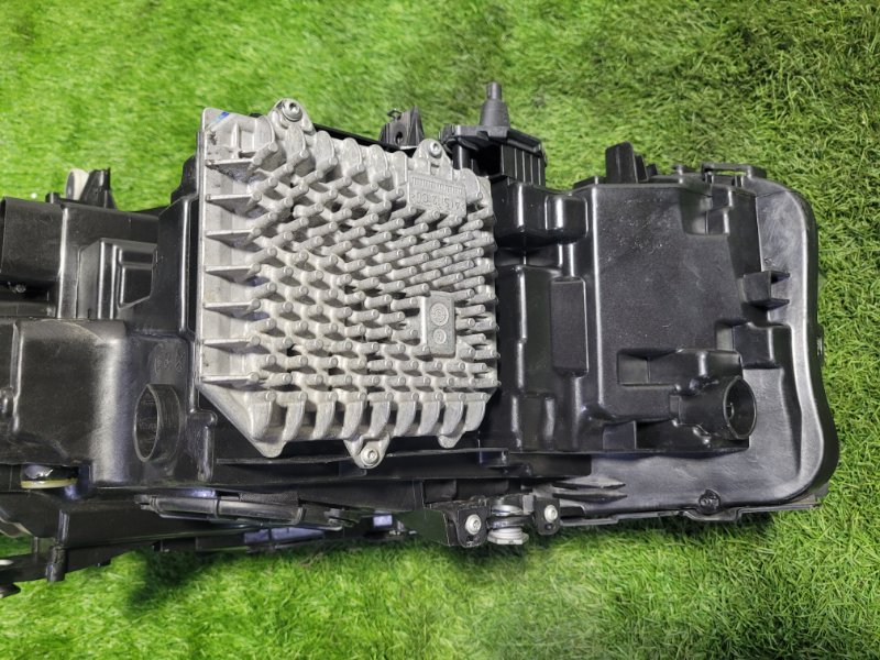 Фара ксеноновая правая 5 2018 G30 B47D20A