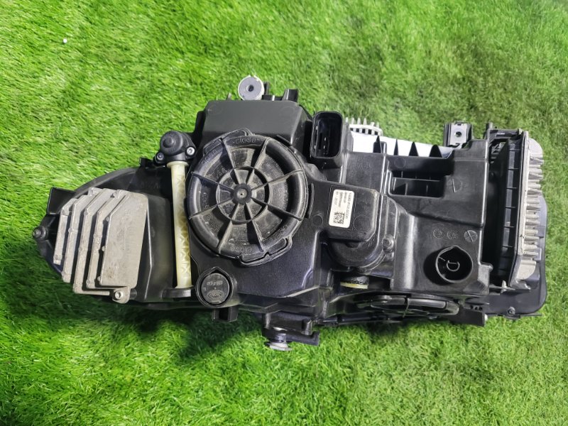 Фара ксеноновая правая 5 2018 G30 B47D20A