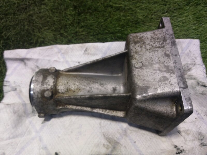 Кронштейн промежуточного вала BMW X5 E70 N55B30A