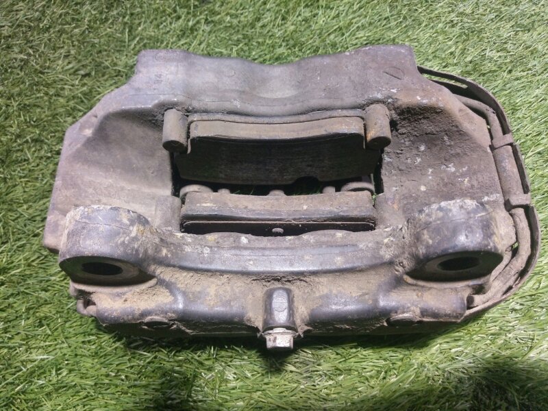 Суппорт тормозной задний правый Touareg 2004 AXQ 4.2