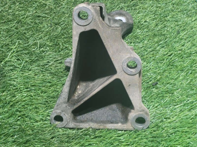 Кронштейн двигателя правый 3 2003 E46 N42B20AB