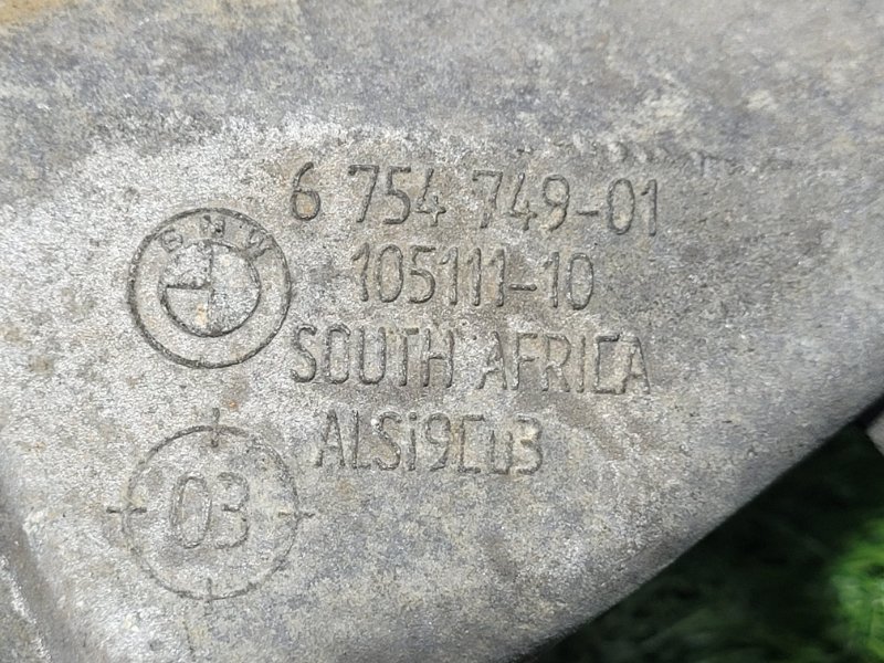 Кронштейн двигателя правый 3 2003 E46 N42B20AB