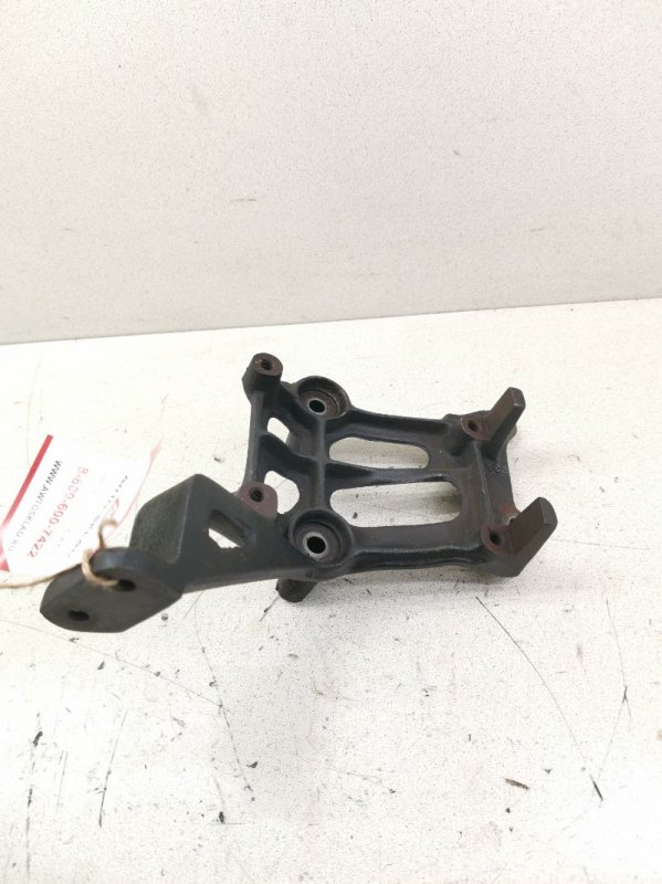 Кронштейн компрессора кондиционера Mitsubishi Rvr N23WG 4G63