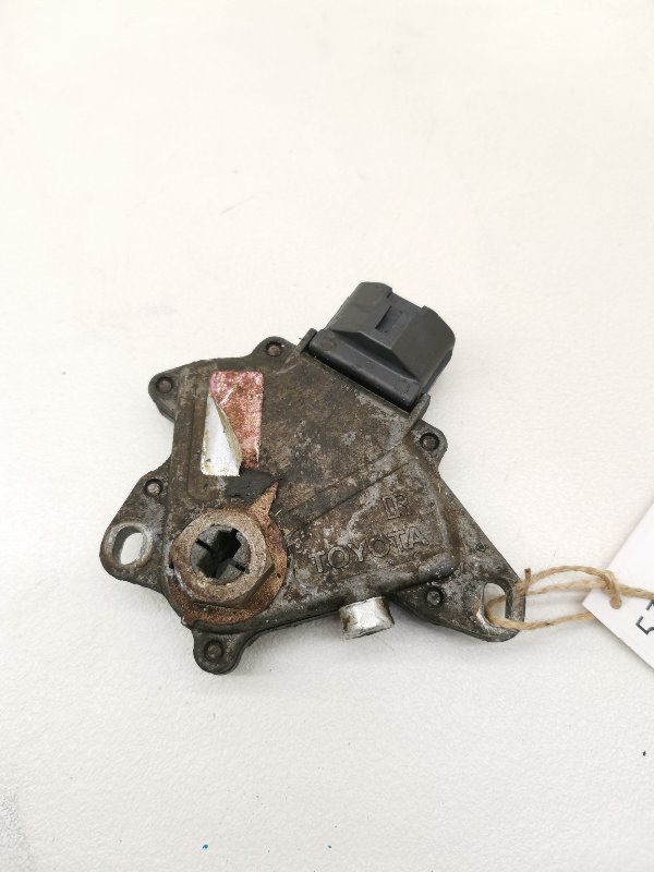 Датчик положения селектора акпп Toyota Corona ST191L 3SFE