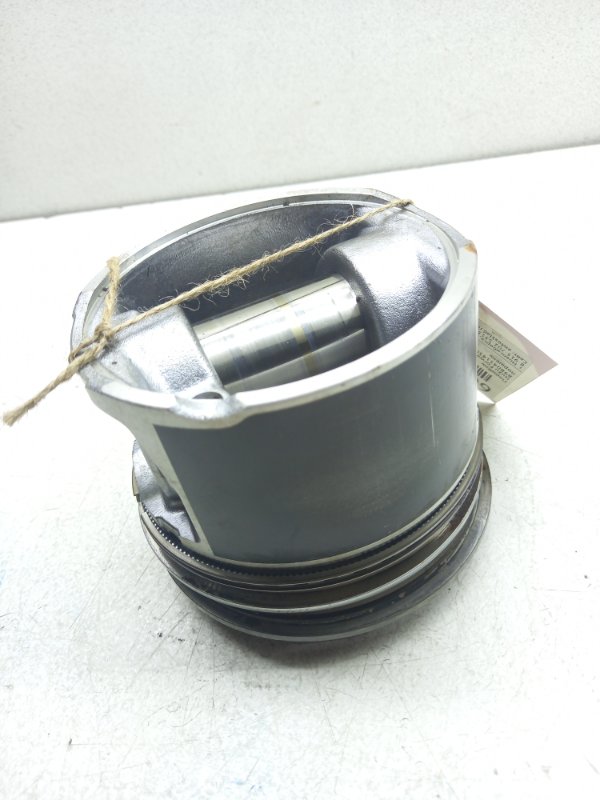 Поршень Isuzu Forward FRR90 4HK1T