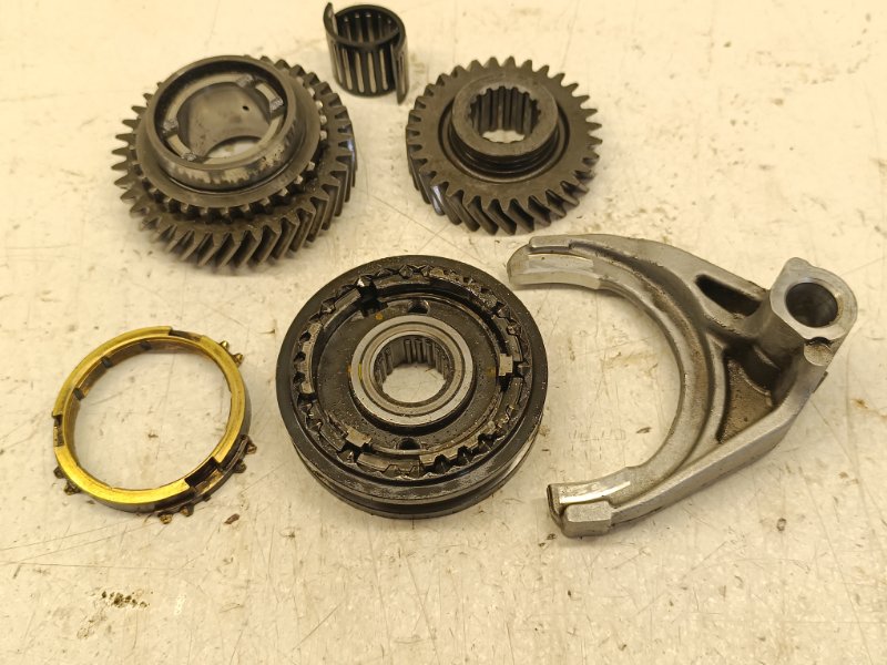 Шестерня 5 (пятой) передачи Toyota Sprinter Carib AE111 4AFE
