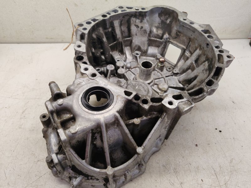 Колокол кпп Toyota Voltz ZZE137 2ZZGE