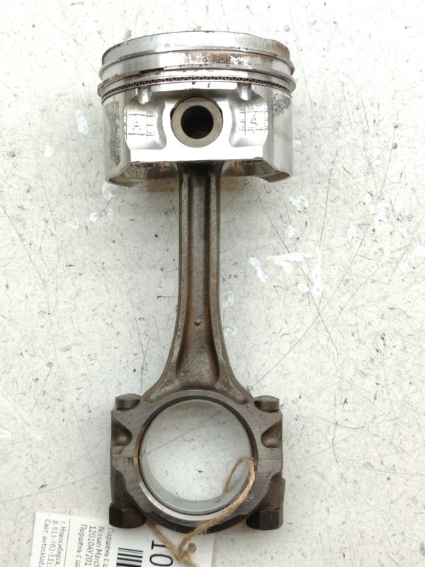Поршень с шатуном Nissan March AK12 CR12DE